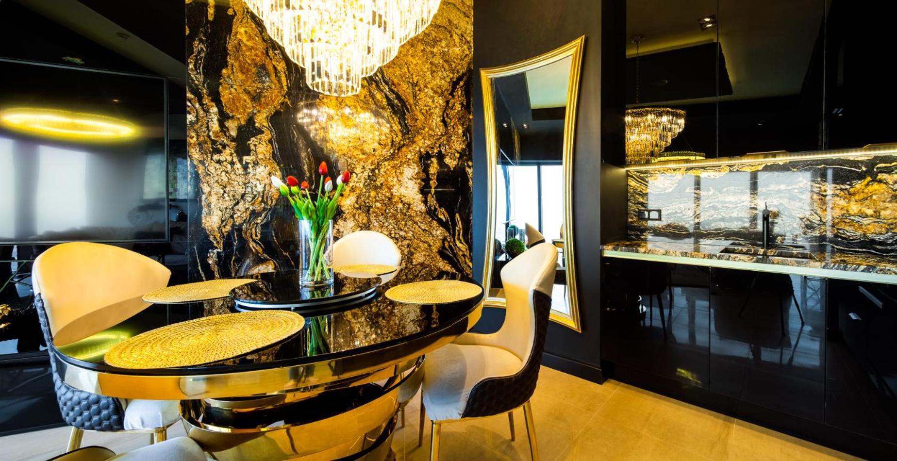 30Th+ Floor Apartments In Sky Tower 브로츠와프 외부 사진