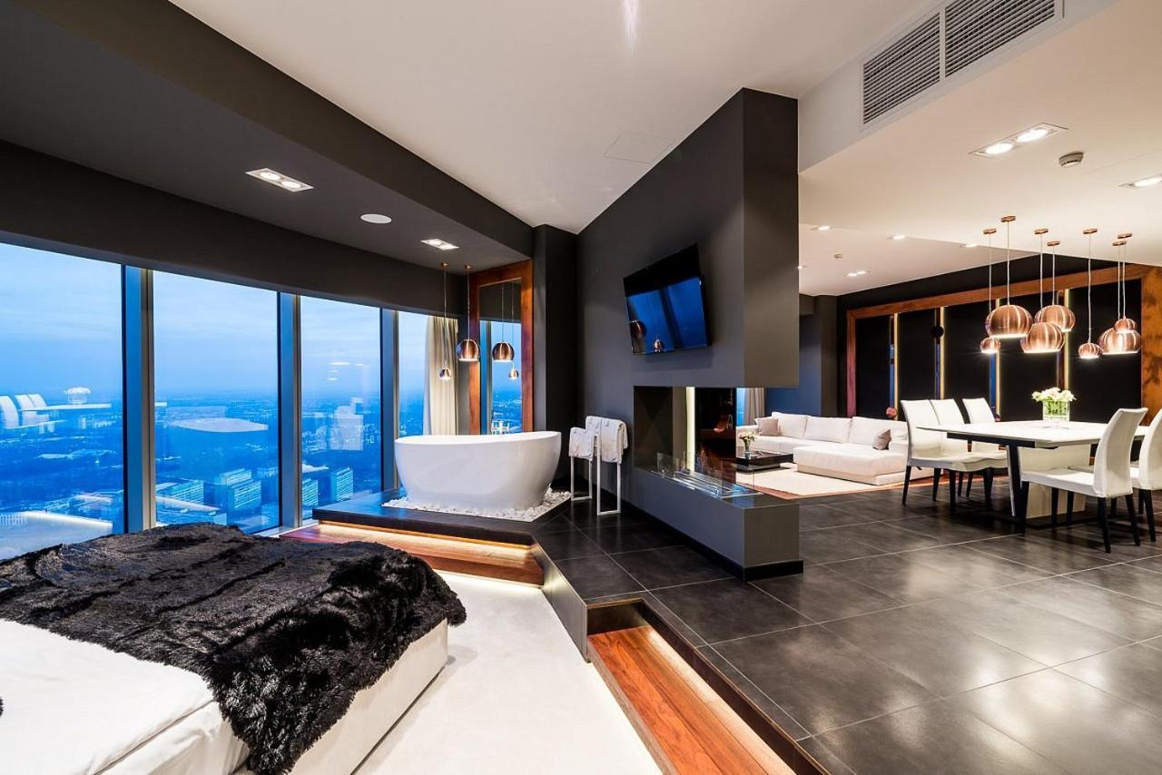 30Th+ Floor Apartments In Sky Tower 브로츠와프 외부 사진