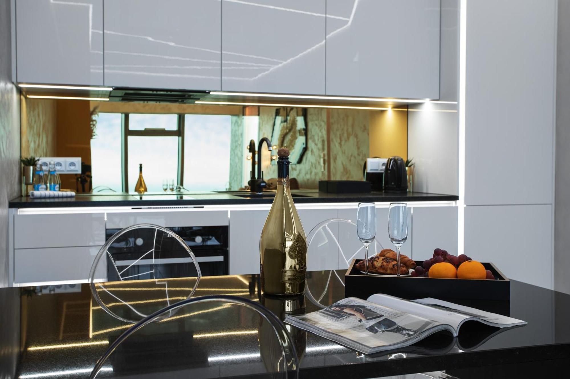 30Th+ Floor Apartments In Sky Tower 브로츠와프 외부 사진